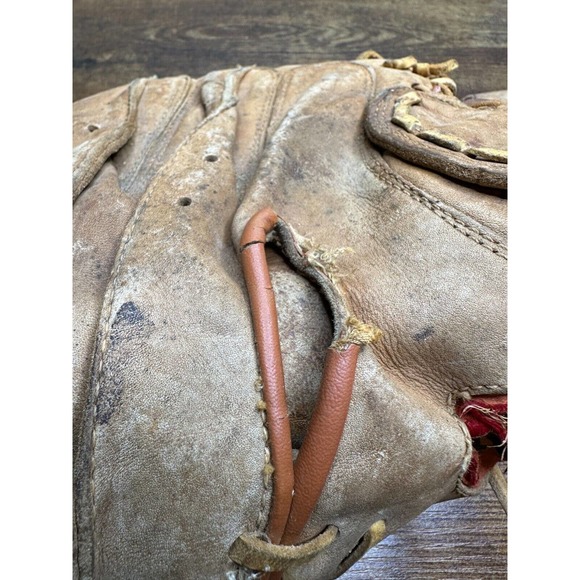 MacGregor Catchers Mitt RHT MM110 Flex Action Leather Dual Flex Hinge 18R - Picture 8 of 8